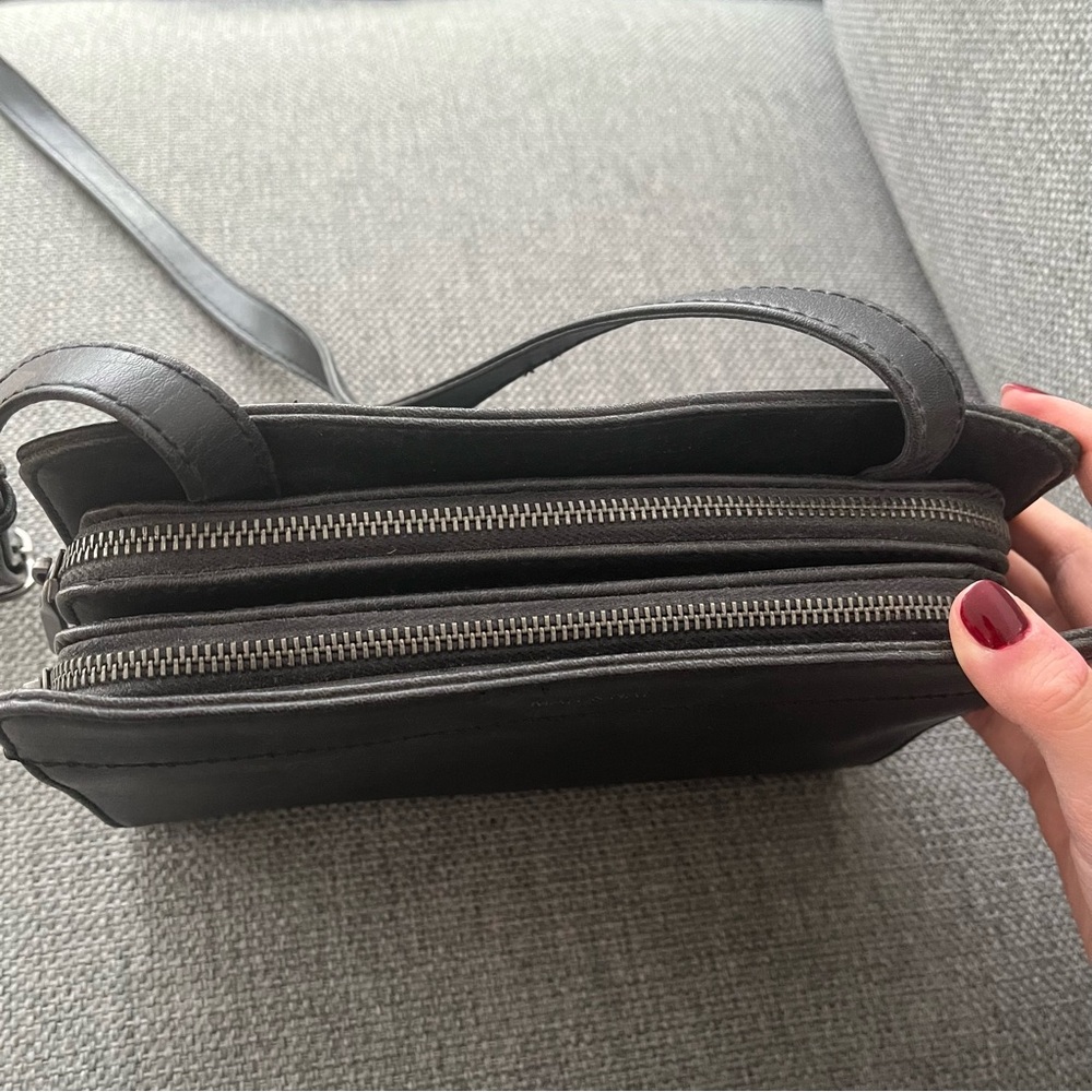 NEW Matt & Nat adjustable crossbody black vegan leather bag with 2 compartments - Picture 3 of 7